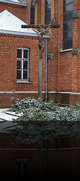 St A Kerk kruis achteraan